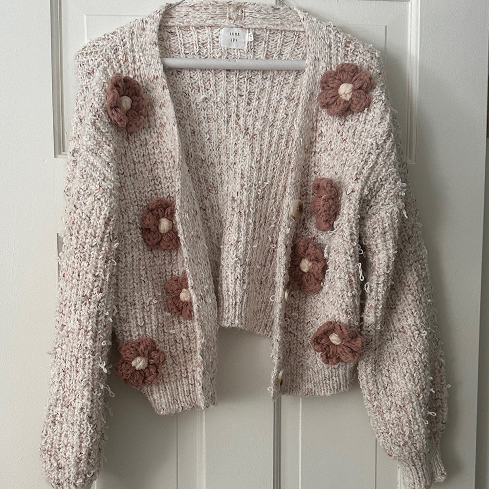 Chic Floral Knit Cardigan in Cream and Brown